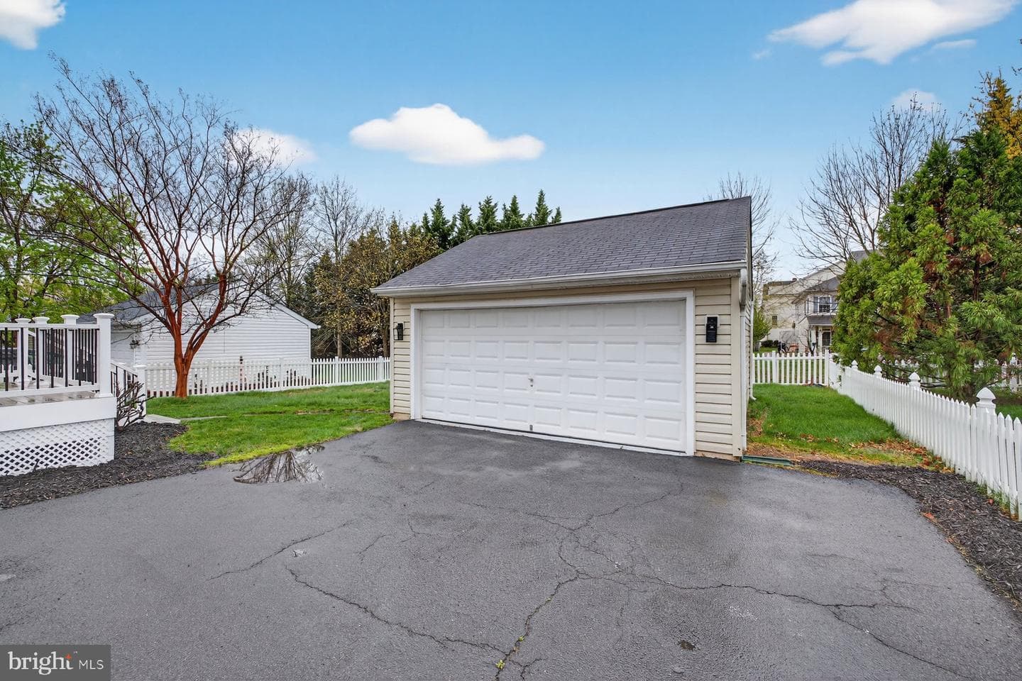 9876 Airedale Court photo 38