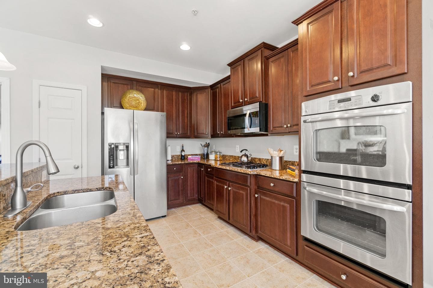 2511 Eastbourne Drive photo 10