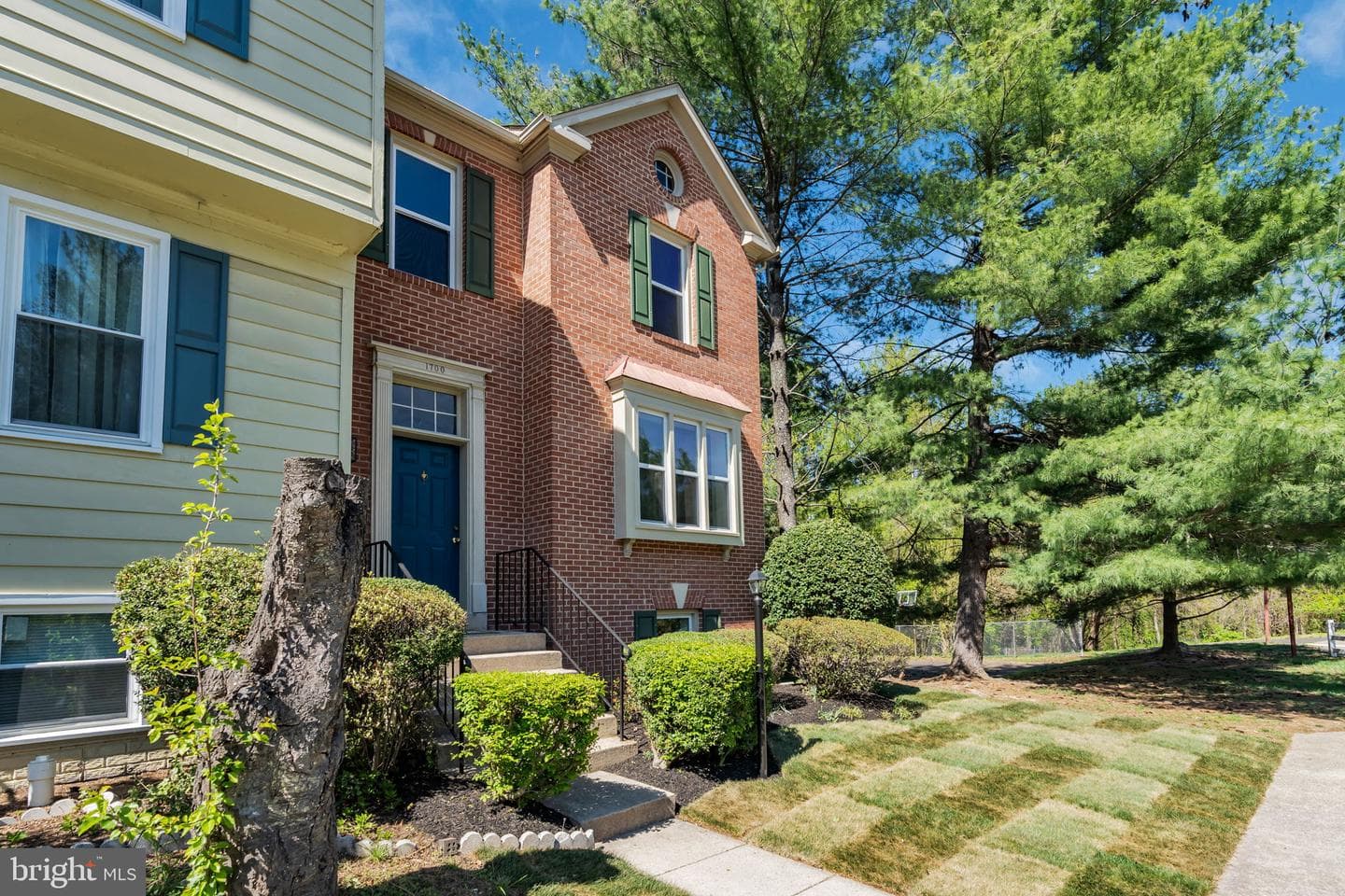 1700 Wigglesworth Way photo 3