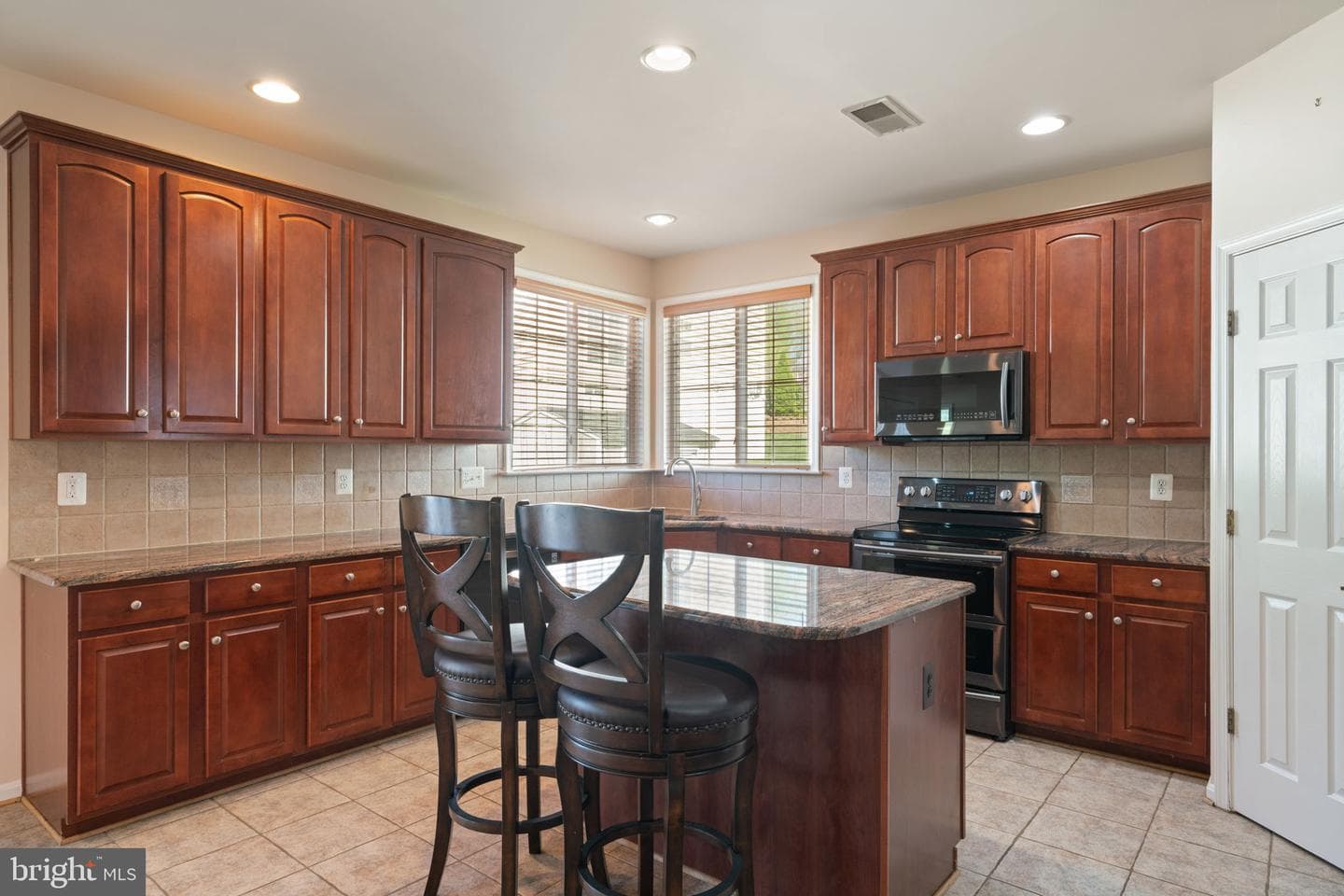5072 Two Chimneys Court photo 12