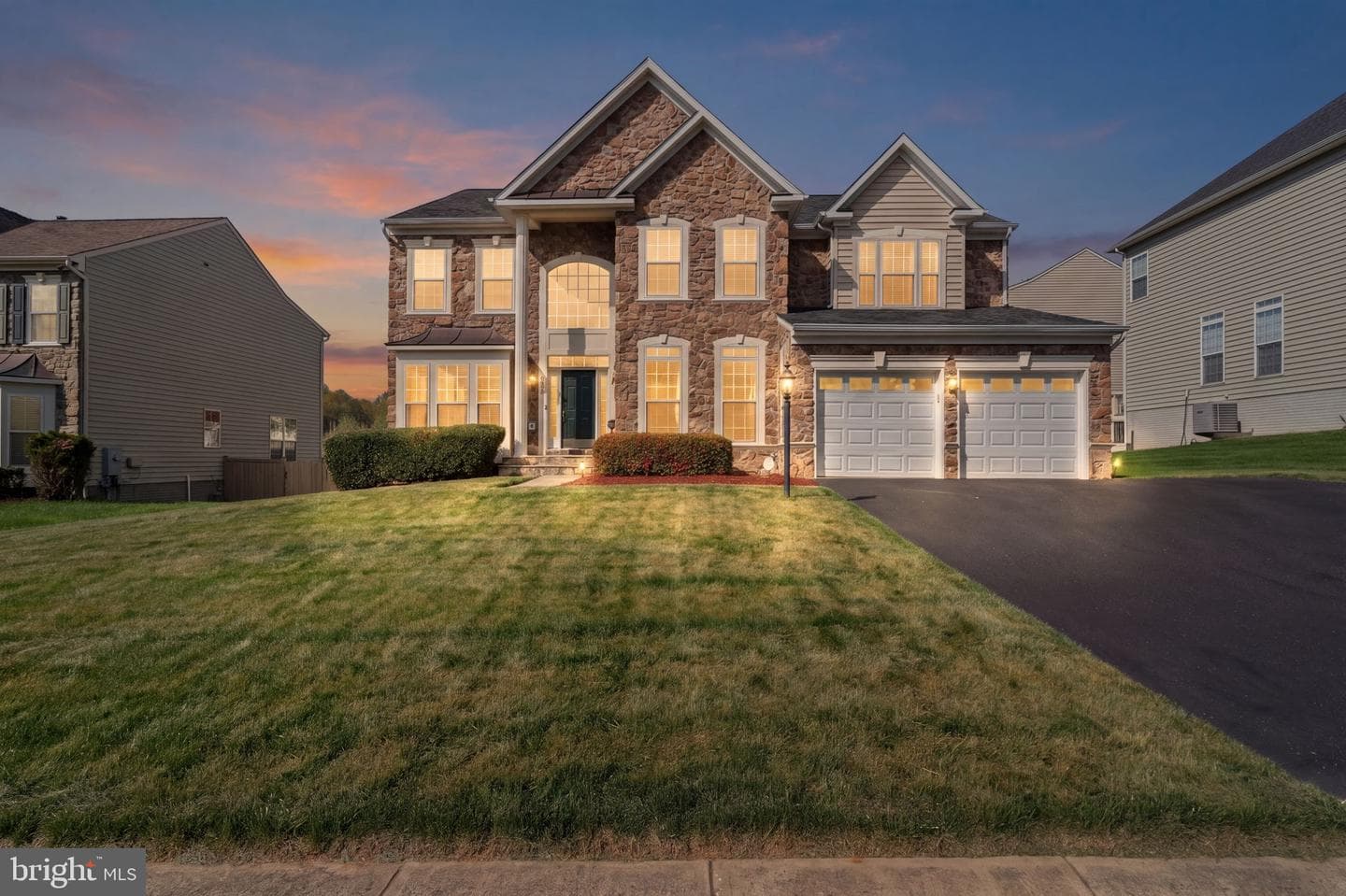 5072 Two Chimneys Court photo 2