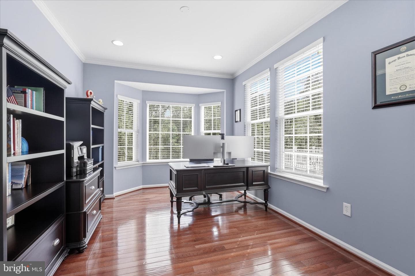 16603 Space More Circle photo 27
