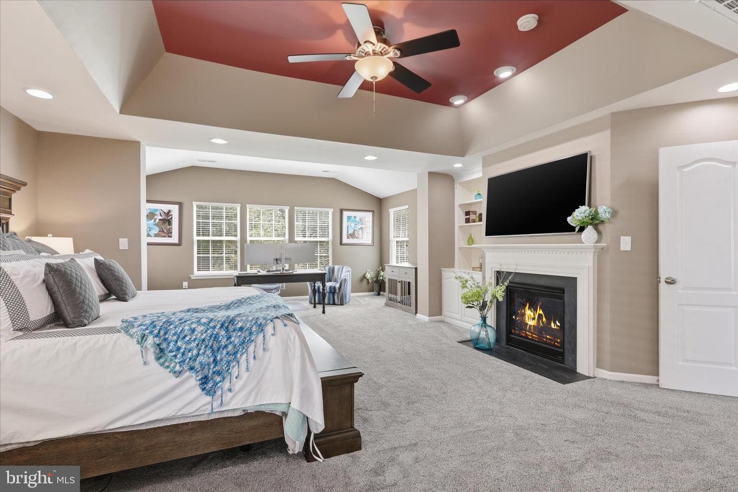 16603 Space More Circle photo 33