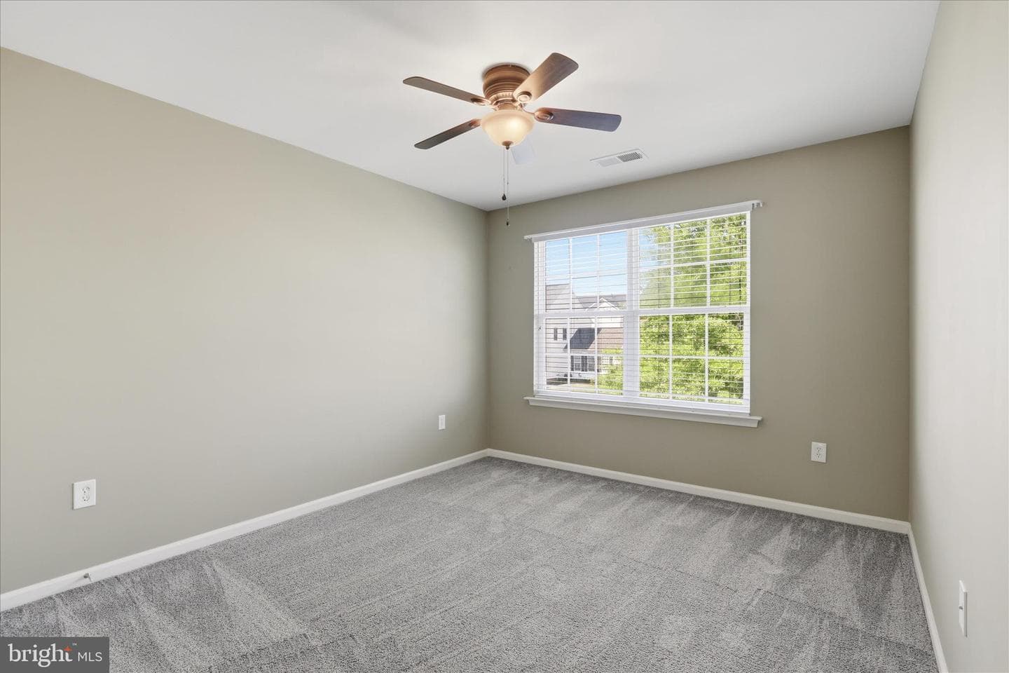 16603 Space More Circle photo 43