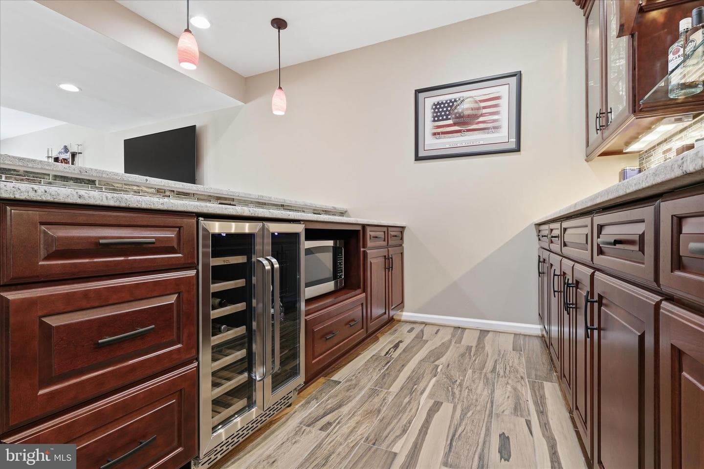16603 Space More Circle photo 50