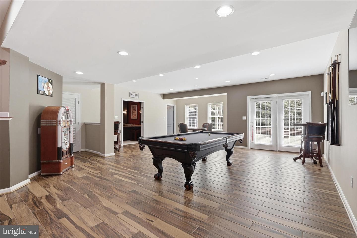 16603 Space More Circle photo 52