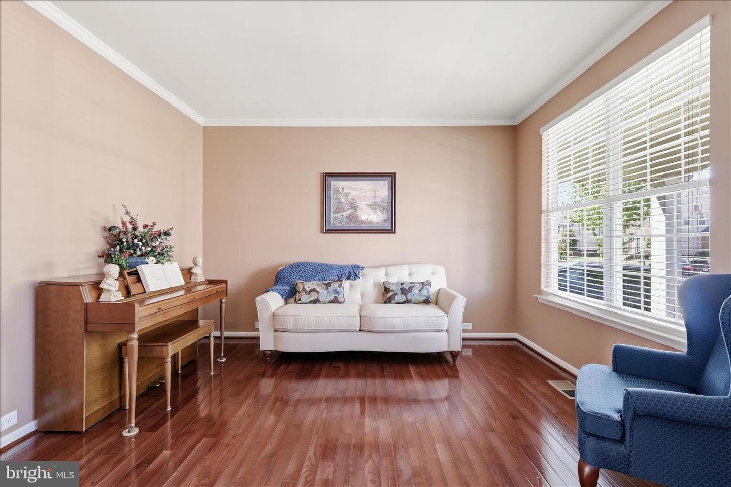 16603 Space More Circle photo 6