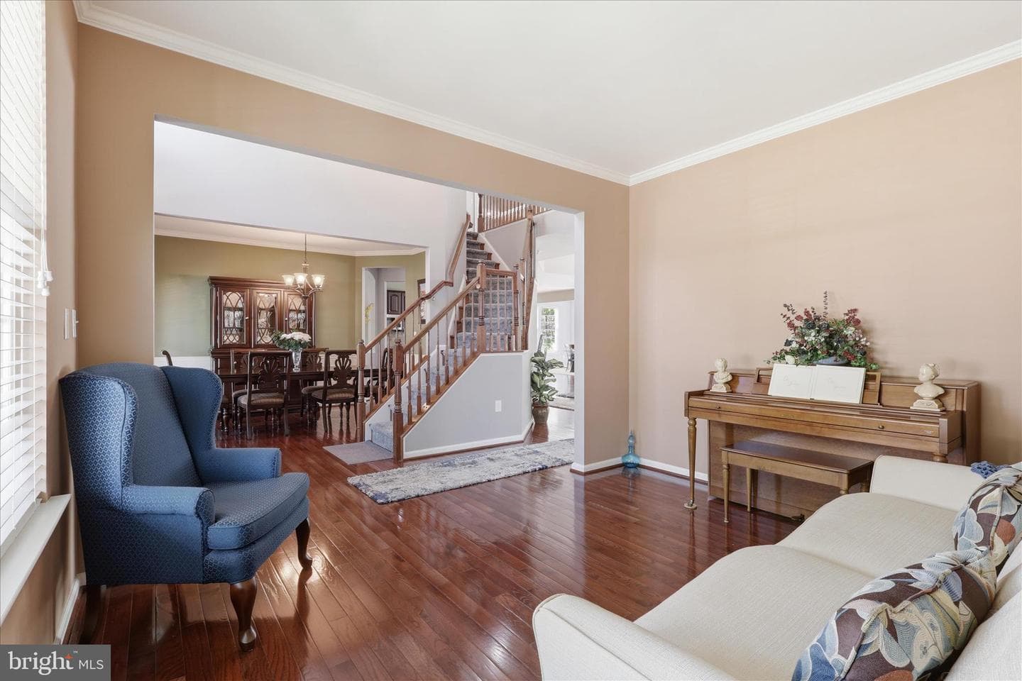 16603 Space More Circle photo 8