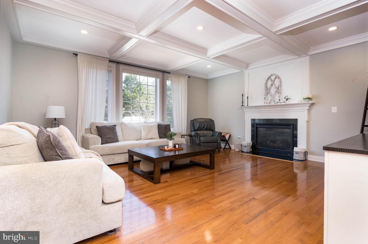 5800 Waterloo Bridge Circle photo 17