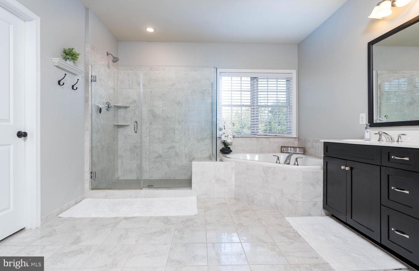 5800 Waterloo Bridge Circle photo 32