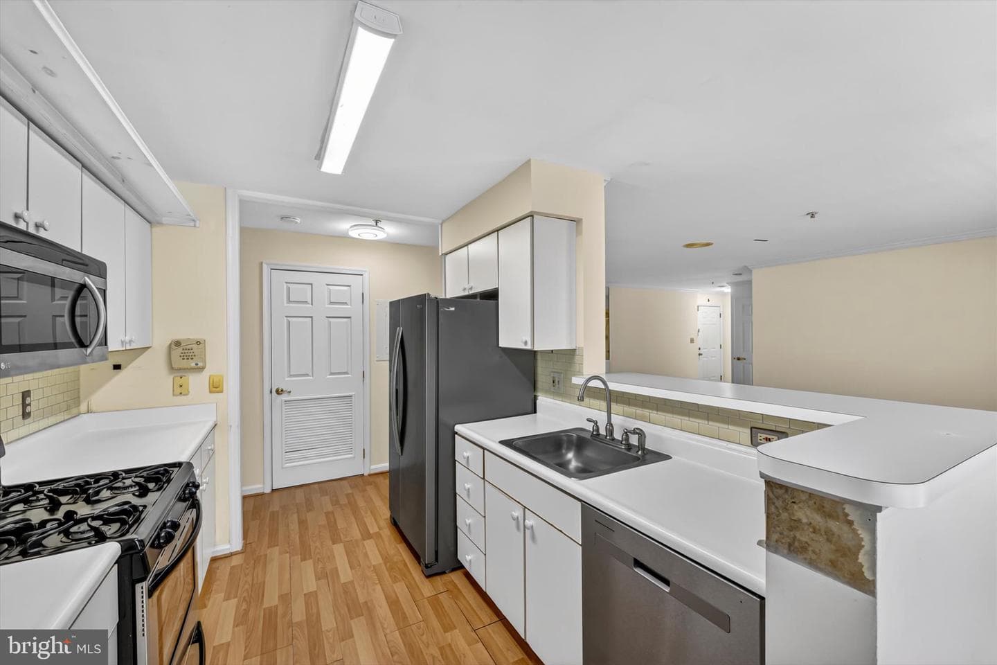 10998 Koman Circle #203 photo 11