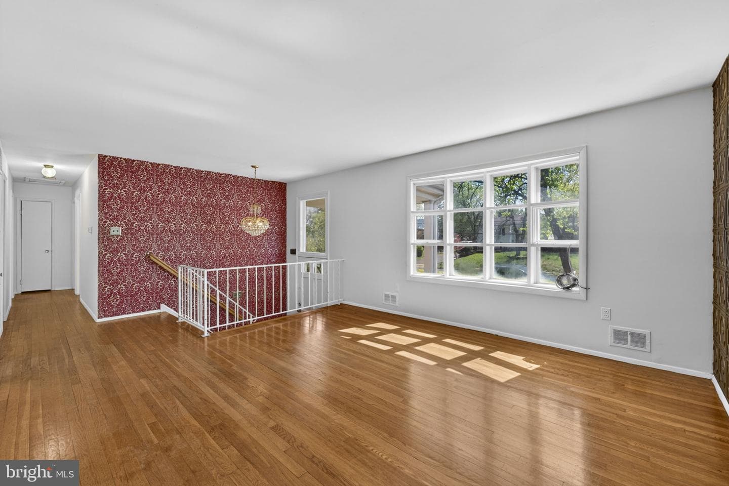 9812 Lomond Drive photo 9