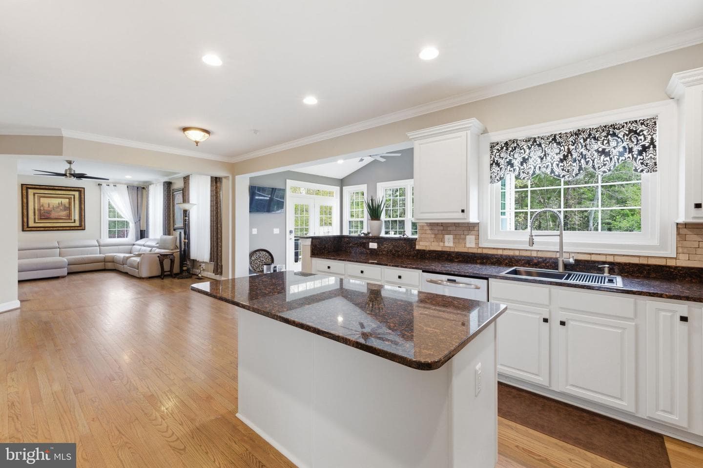 16118 Green Bay Street photo 15
