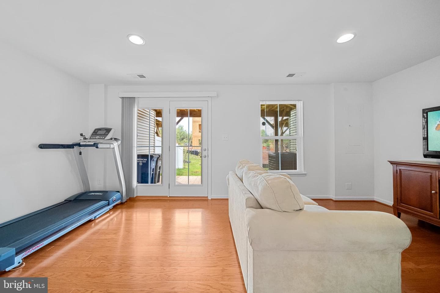 10757 Hinton Way photo 4