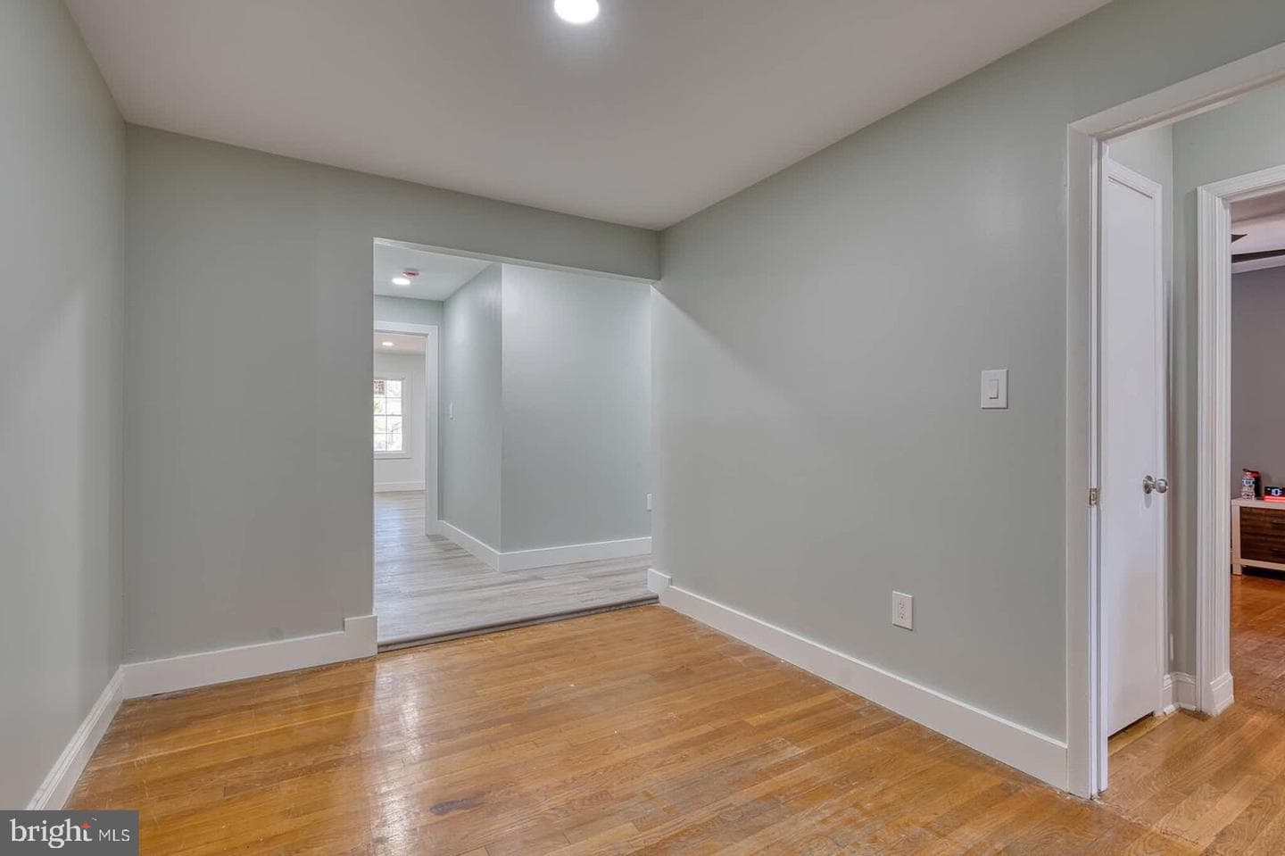 9444 Lafayette Avenue photo 14