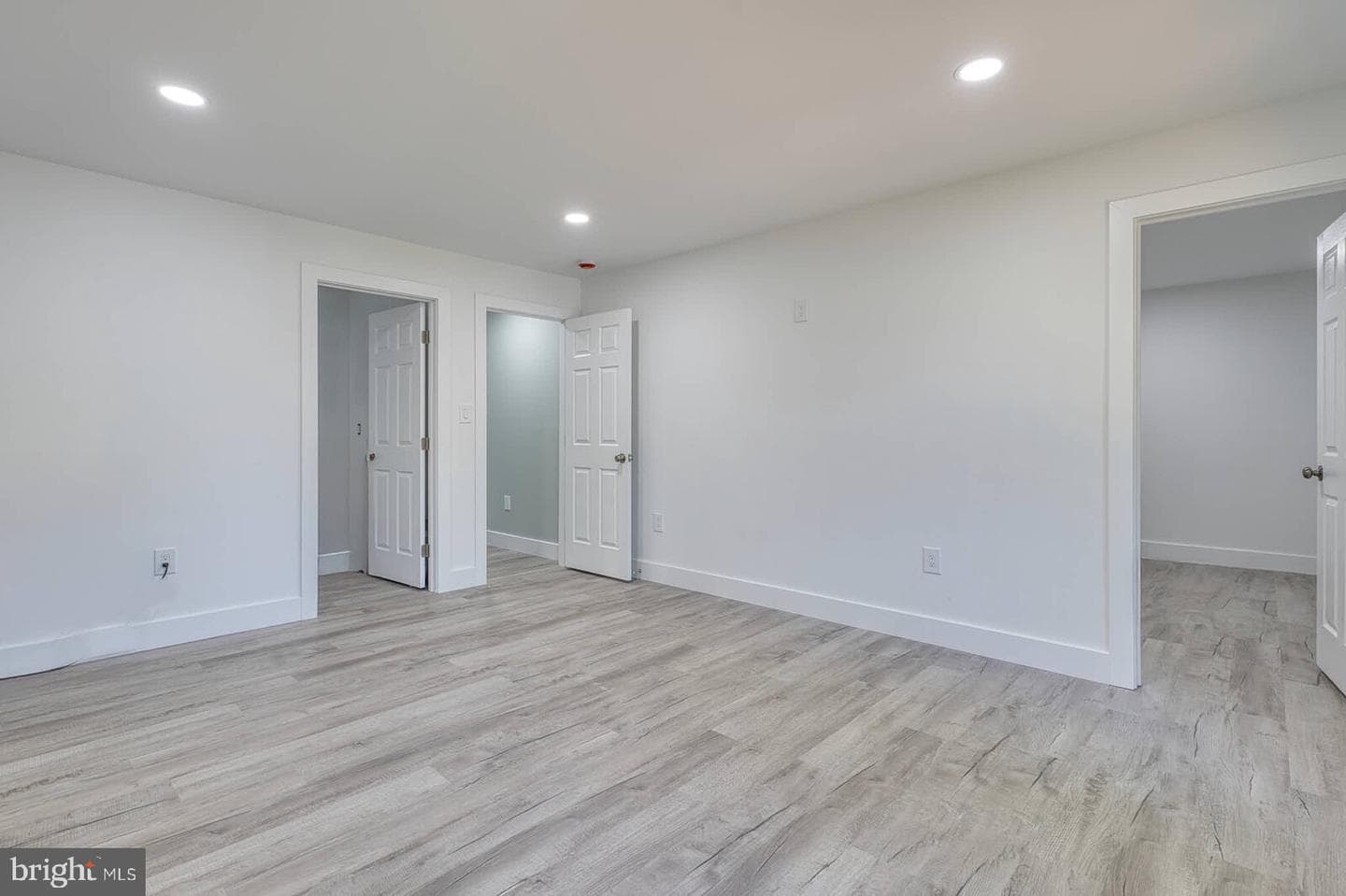 9444 Lafayette Avenue photo 16