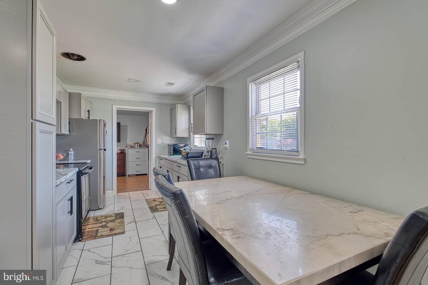 9444 Lafayette Avenue photo 6