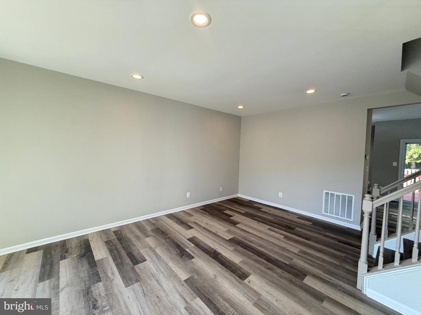 4206 Ashmere Circle photo 4