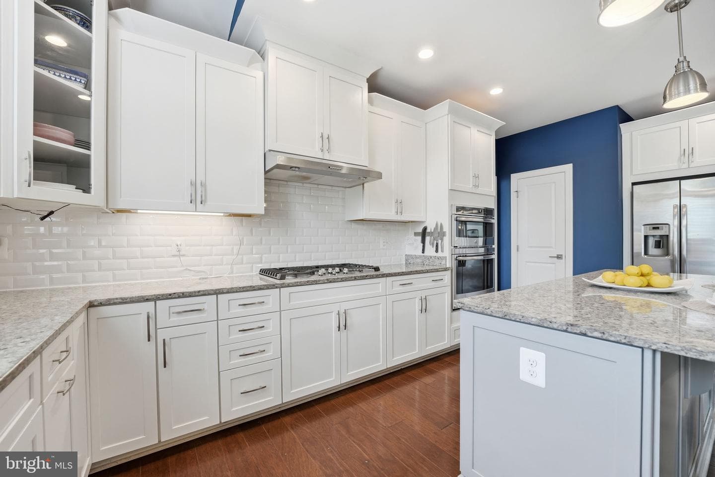 5853 Waterloo Bridge Circle photo 17