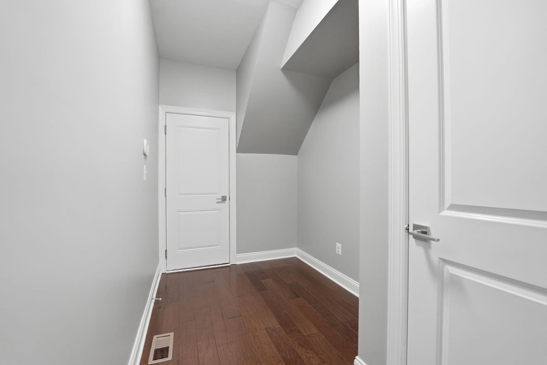 5853 Waterloo Bridge Circle photo 44