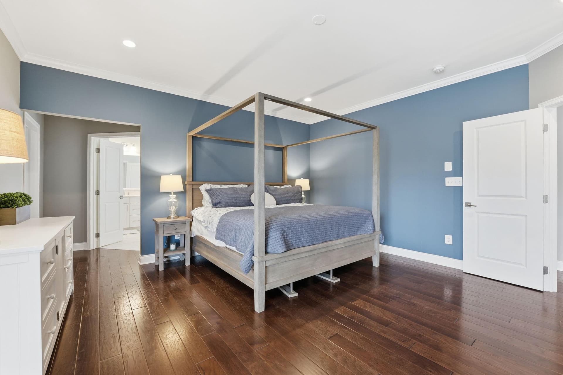 5853 Waterloo Bridge Circle photo 51
