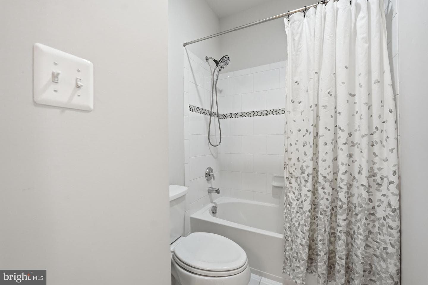 5853 Waterloo Bridge Circle photo 69
