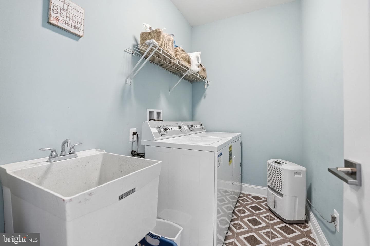 5853 Waterloo Bridge Circle photo 70