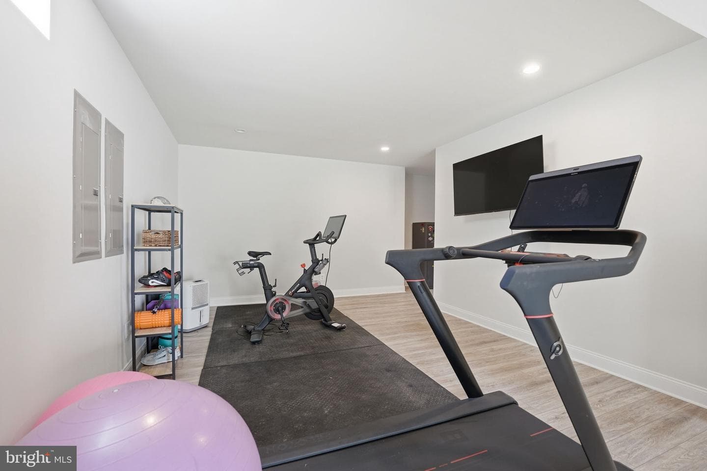 5853 Waterloo Bridge Circle photo 72