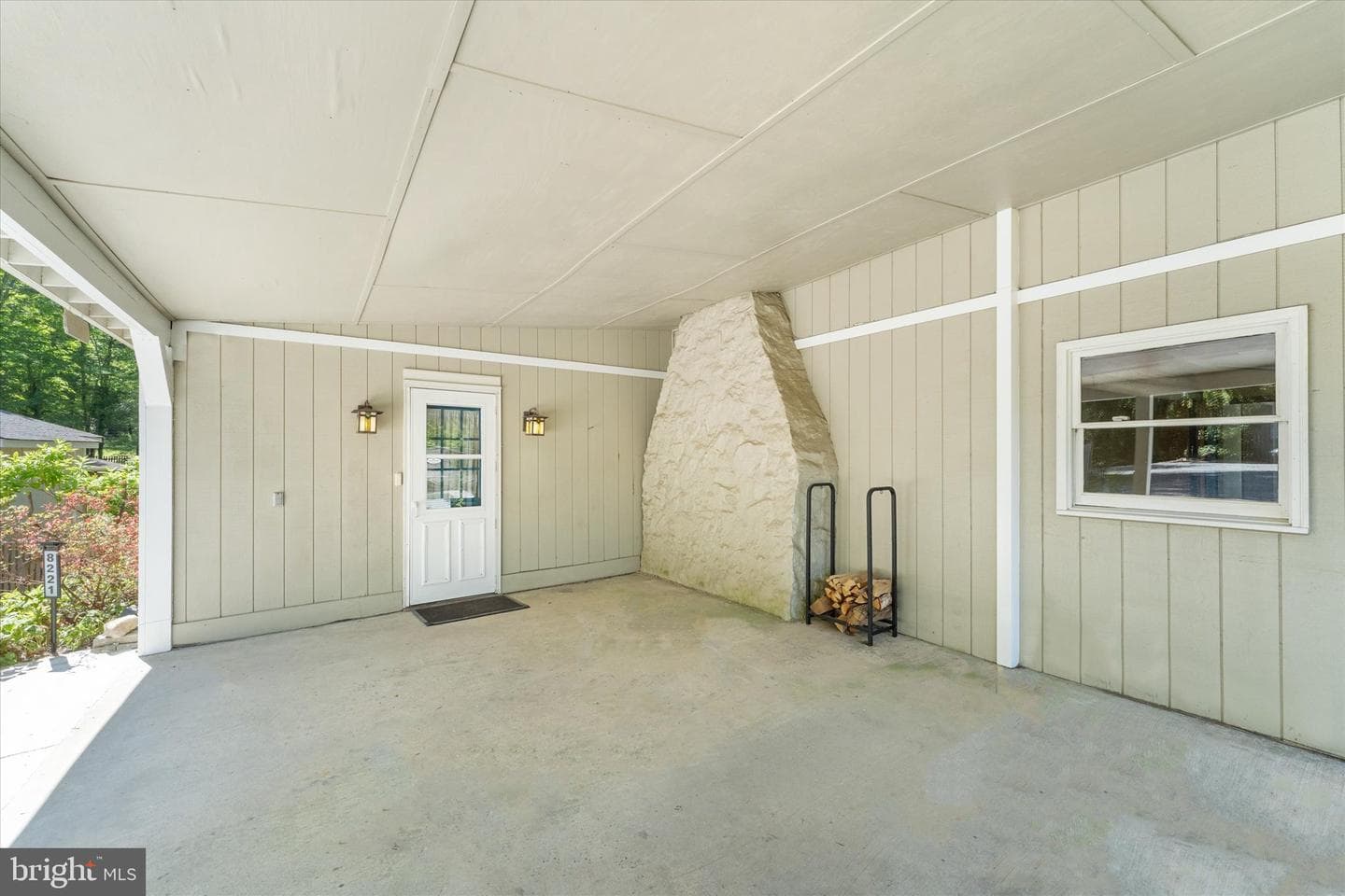 8221 Hickory Hill Drive photo 7
