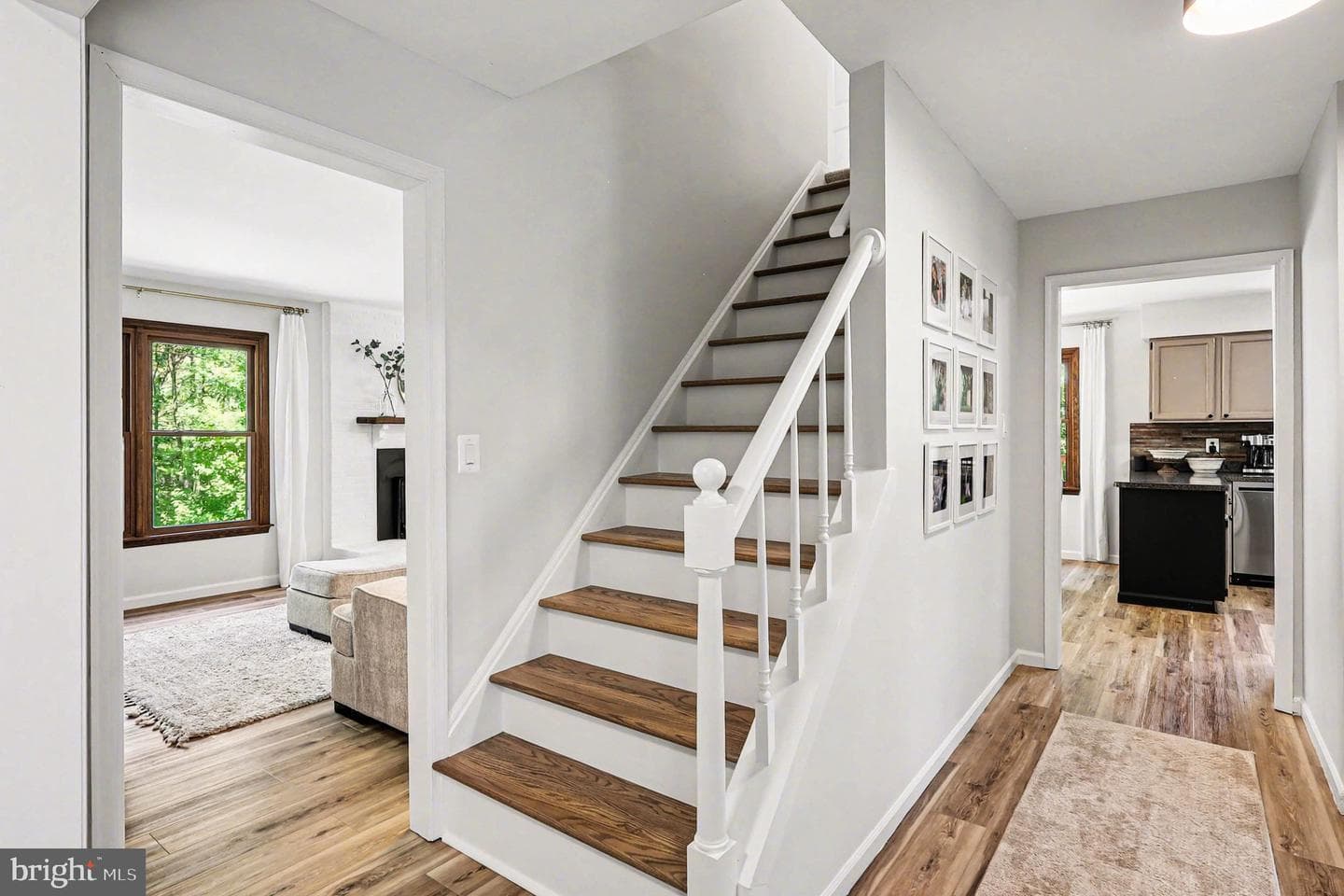 13431 Carriage Hill Drive photo 4