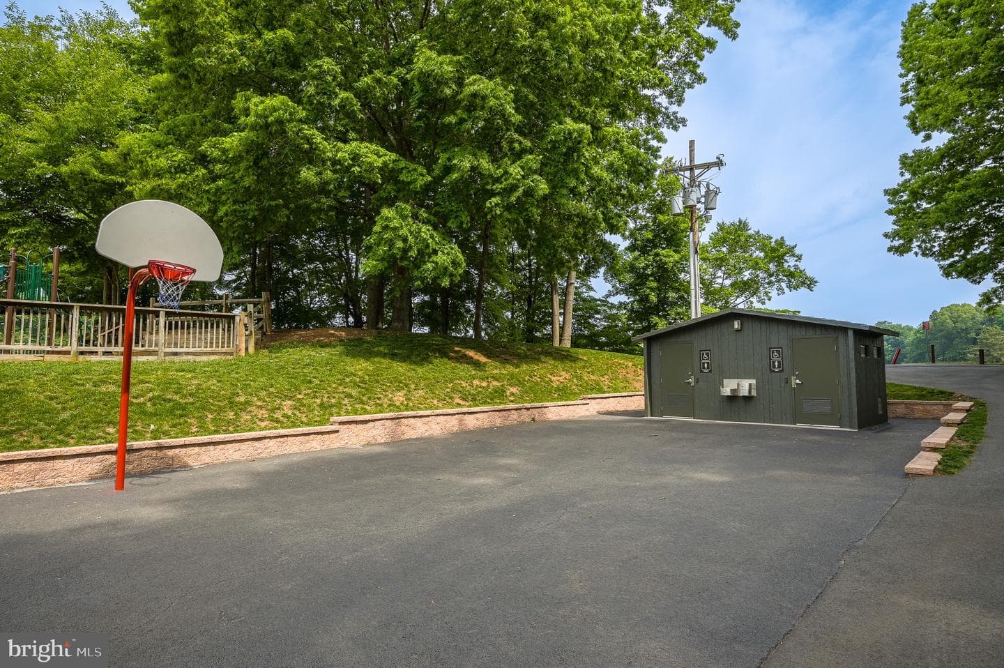 15009 Woodglen Court photo 38