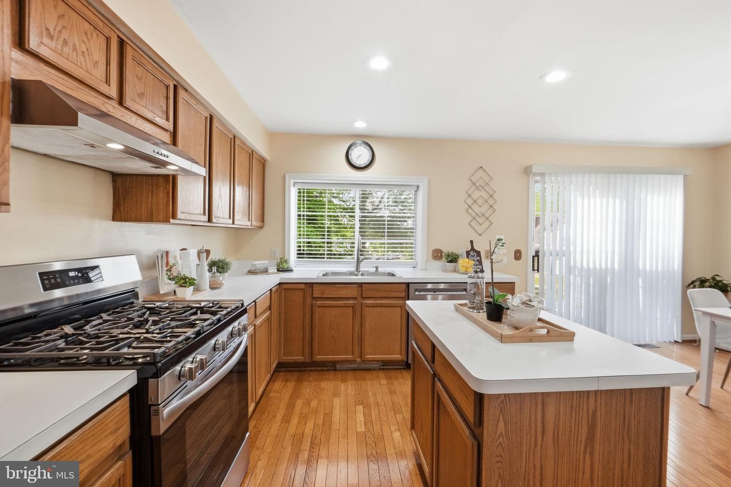 3940 Brickert Place photo 9