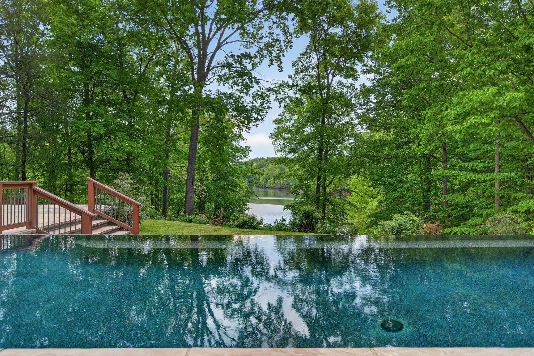 4496 Occoquan View Court photo 11