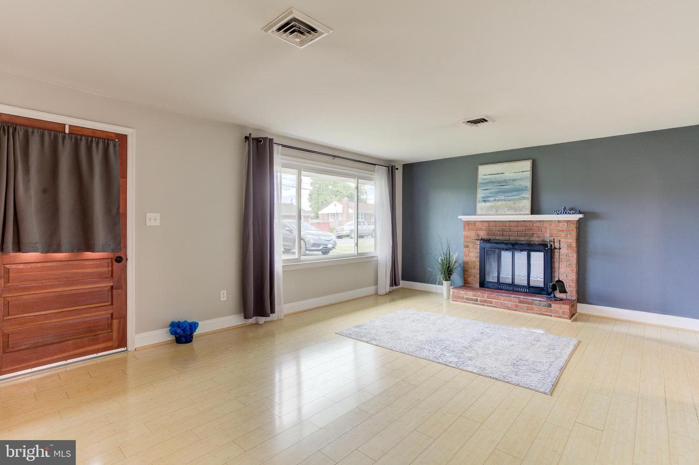 1105 Laurel Street photo 3