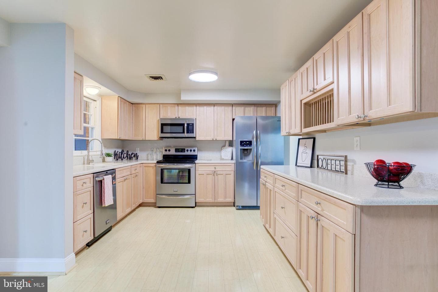 1105 Laurel Street photo 8