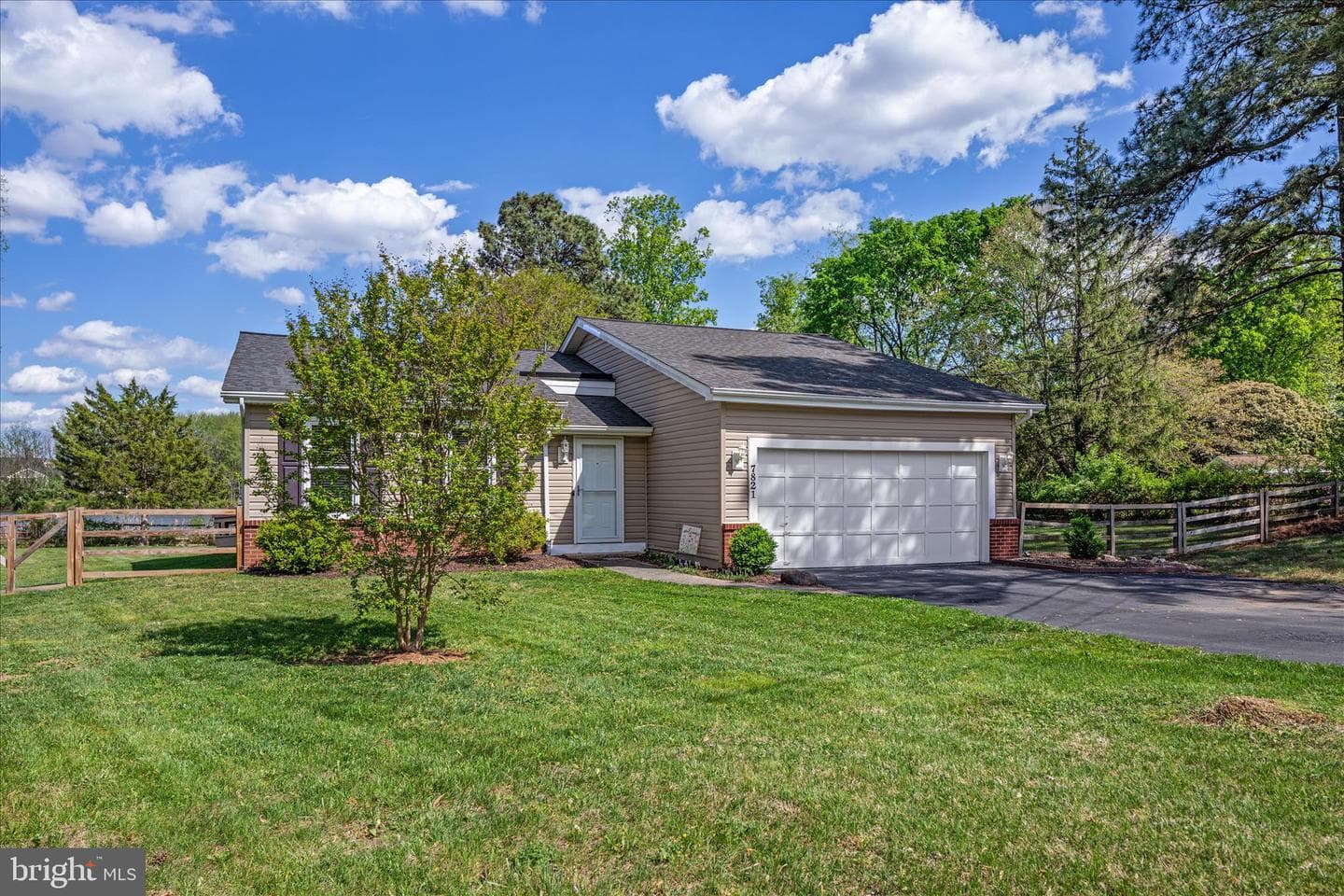 7821 Ontario Road photo 40