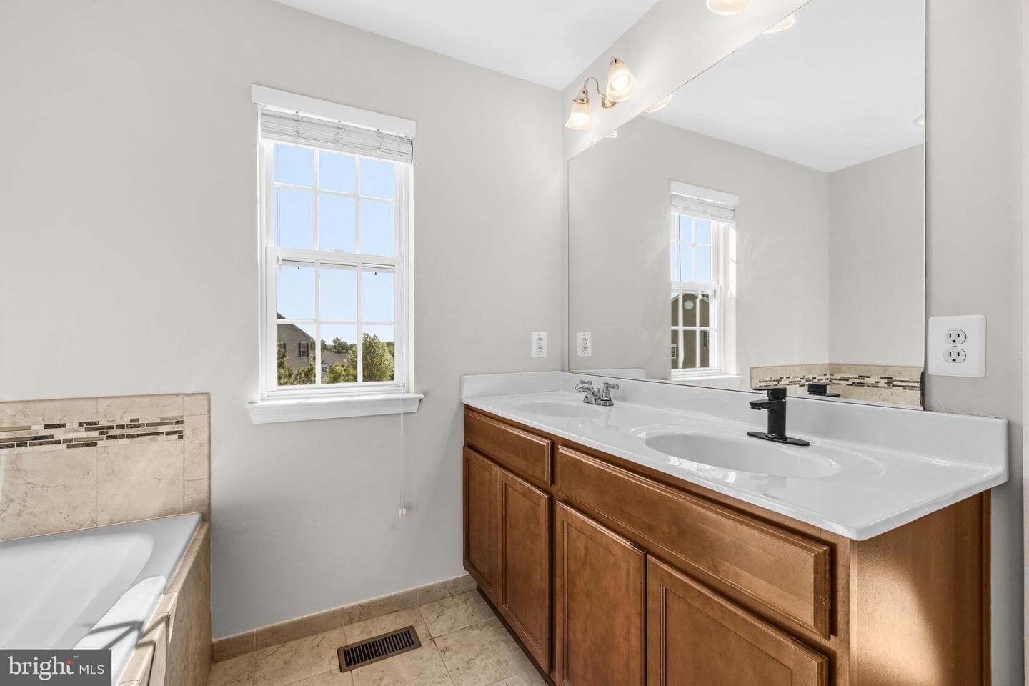 2627 Glenriver Way photo 34