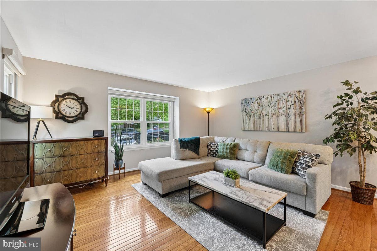 5211 Spring Branch Boulevard photo 4