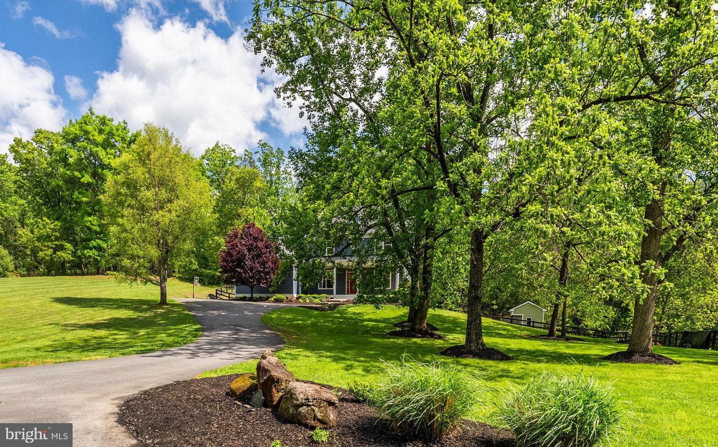 2075 Mountain Road photo 108