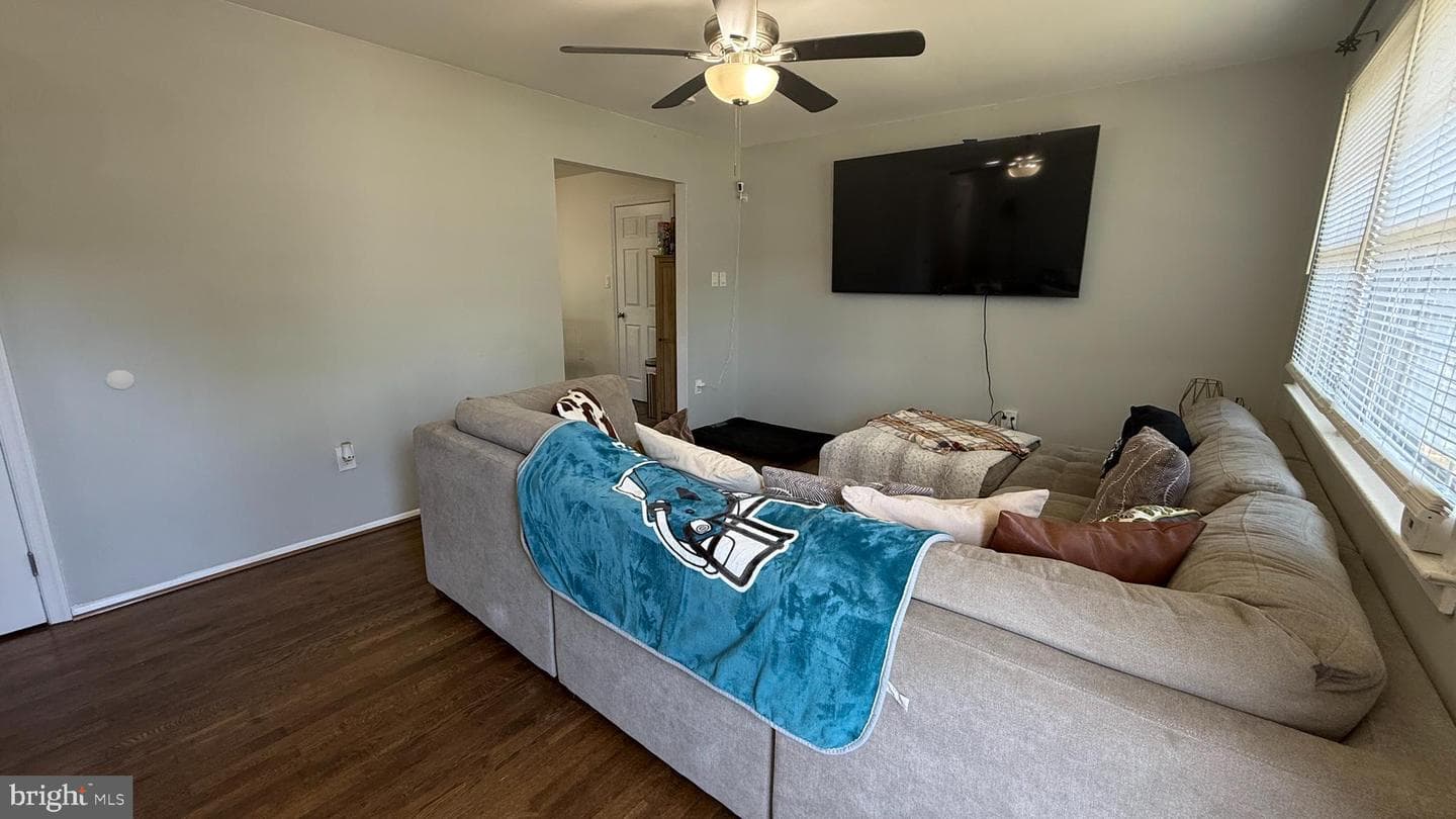 13316 Hillendale Drive photo 4