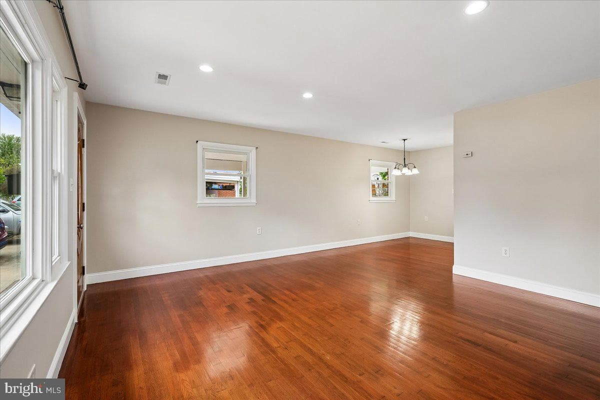 13919 Mathews Drive photo 7