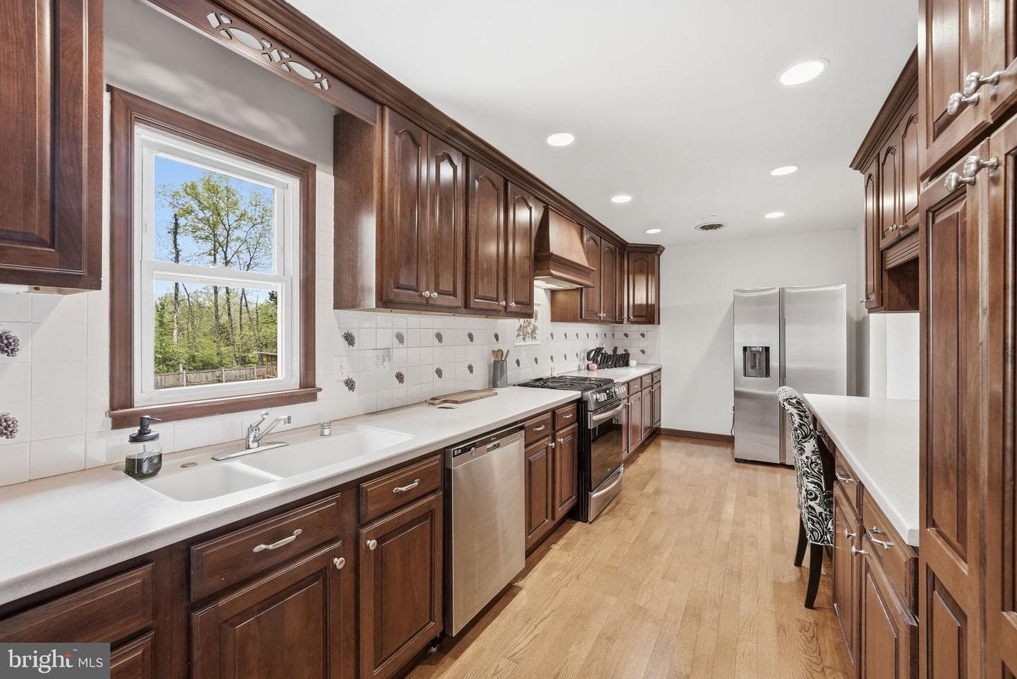 9609 Norfolk Street photo 24