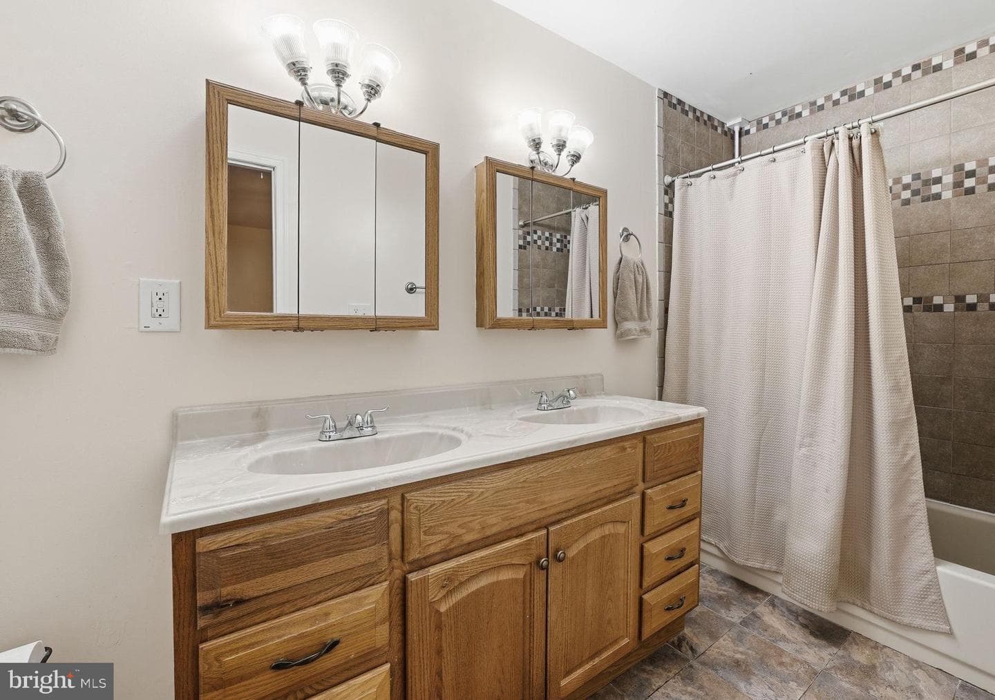 7309 Castle Road photo 11