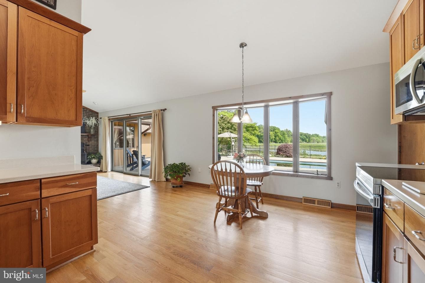 908 Bay Street photo 15