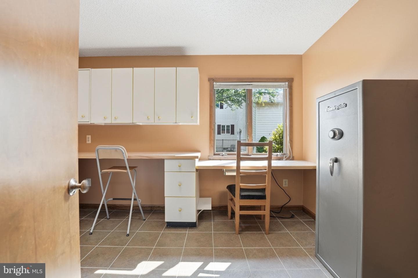 908 Bay Street photo 36
