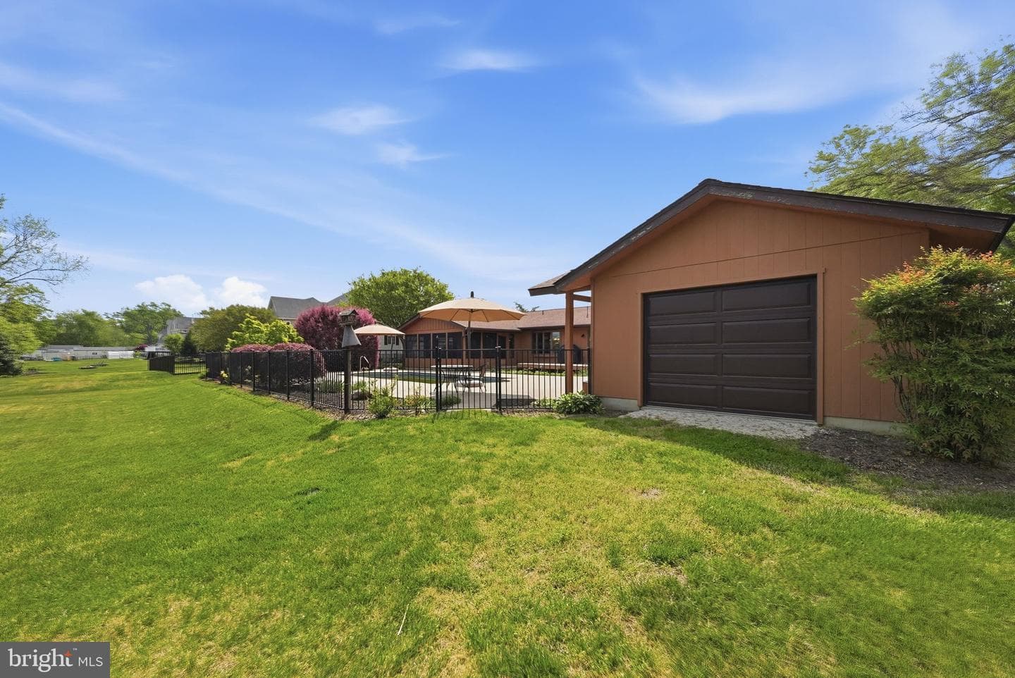 908 Bay Street photo 54
