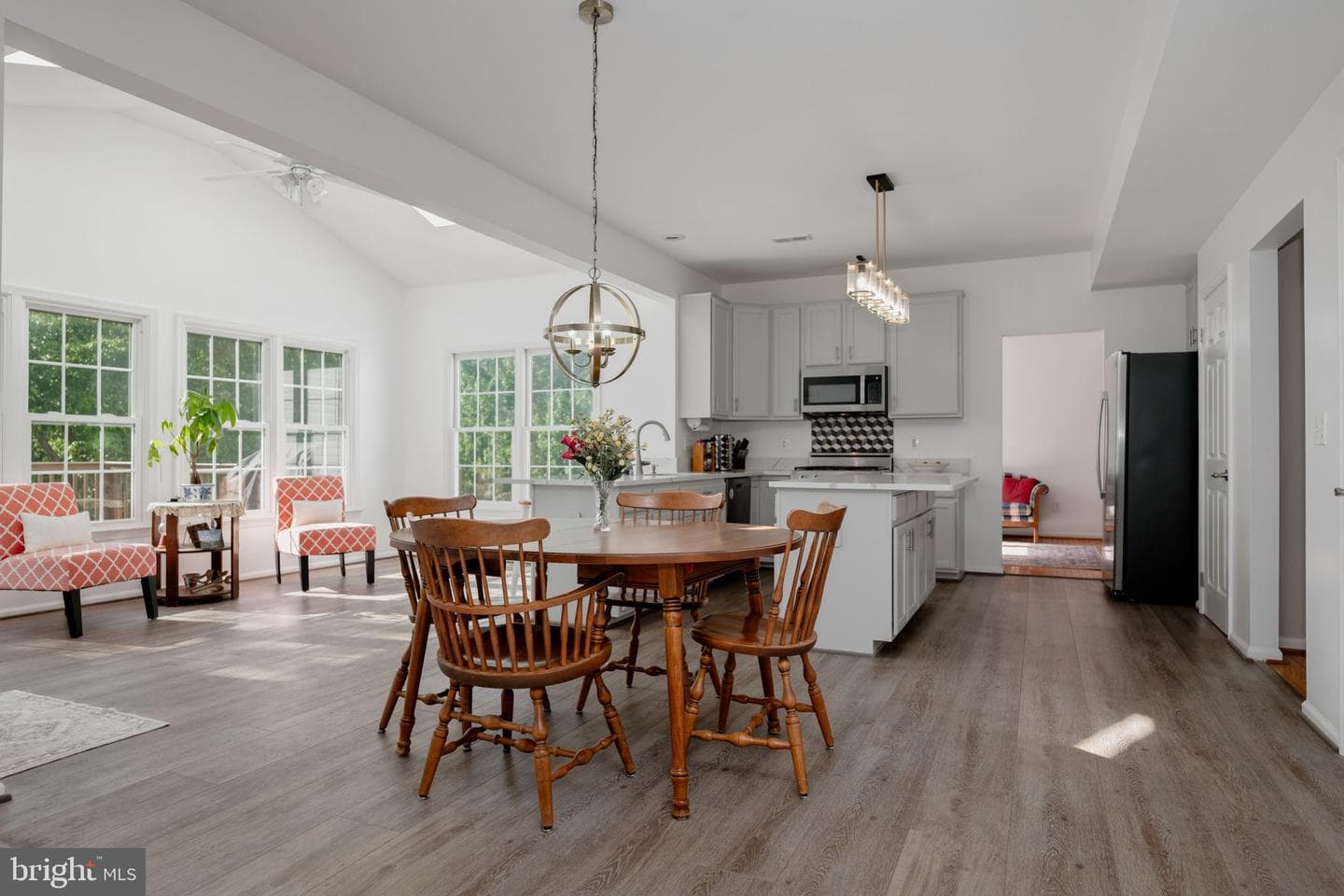 2052 Jennings Street photo 10