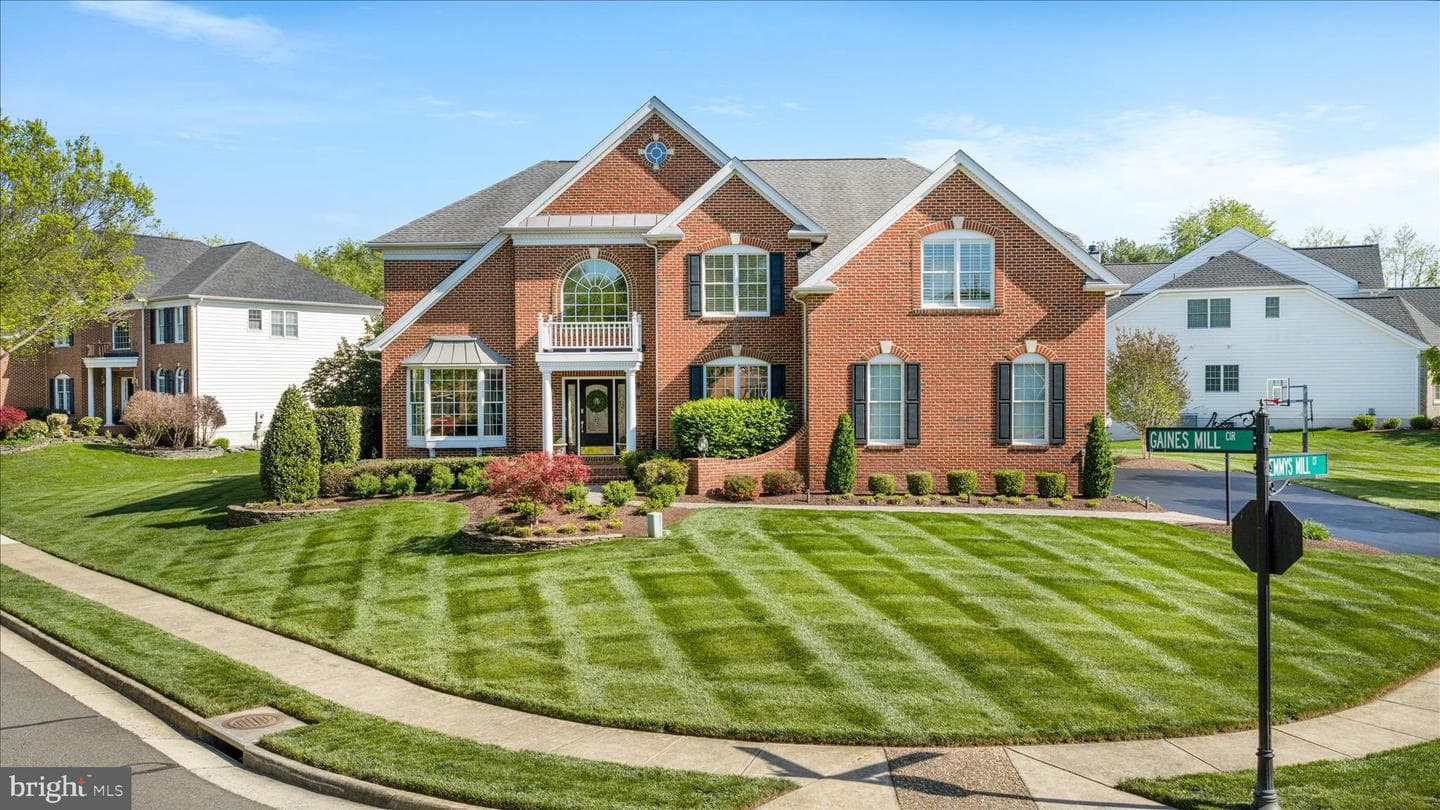 5393 Emmys Mill Court photo 2