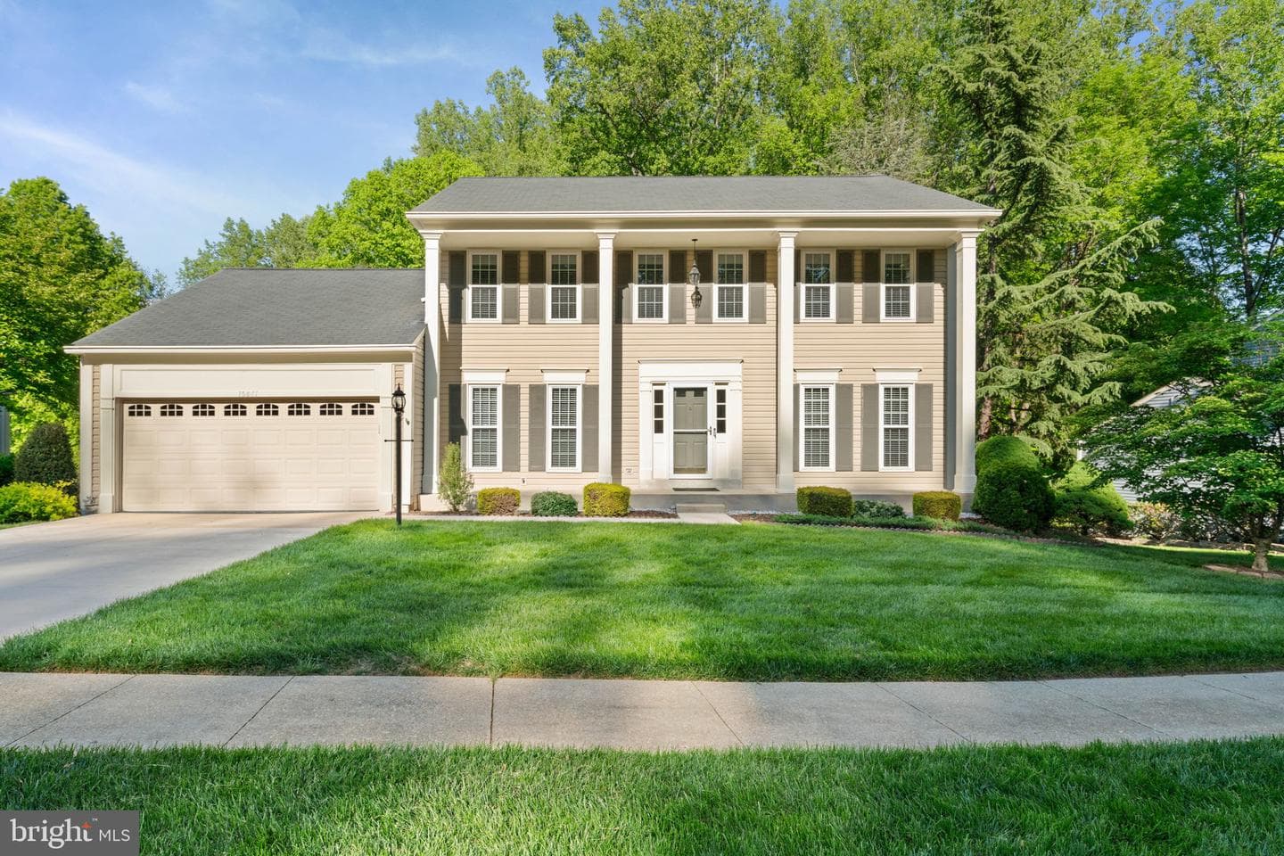 15861 Montview Drive photo 2