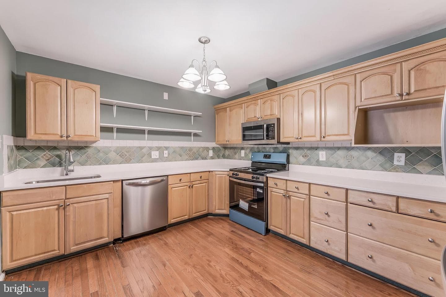 15045 Holleyside Drive photo 12